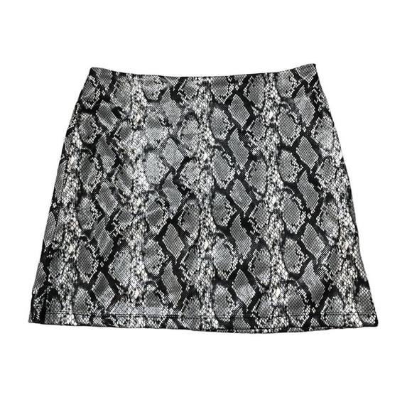 Vintage Snakeskin Mini Skirt! - Picture 3 of 4